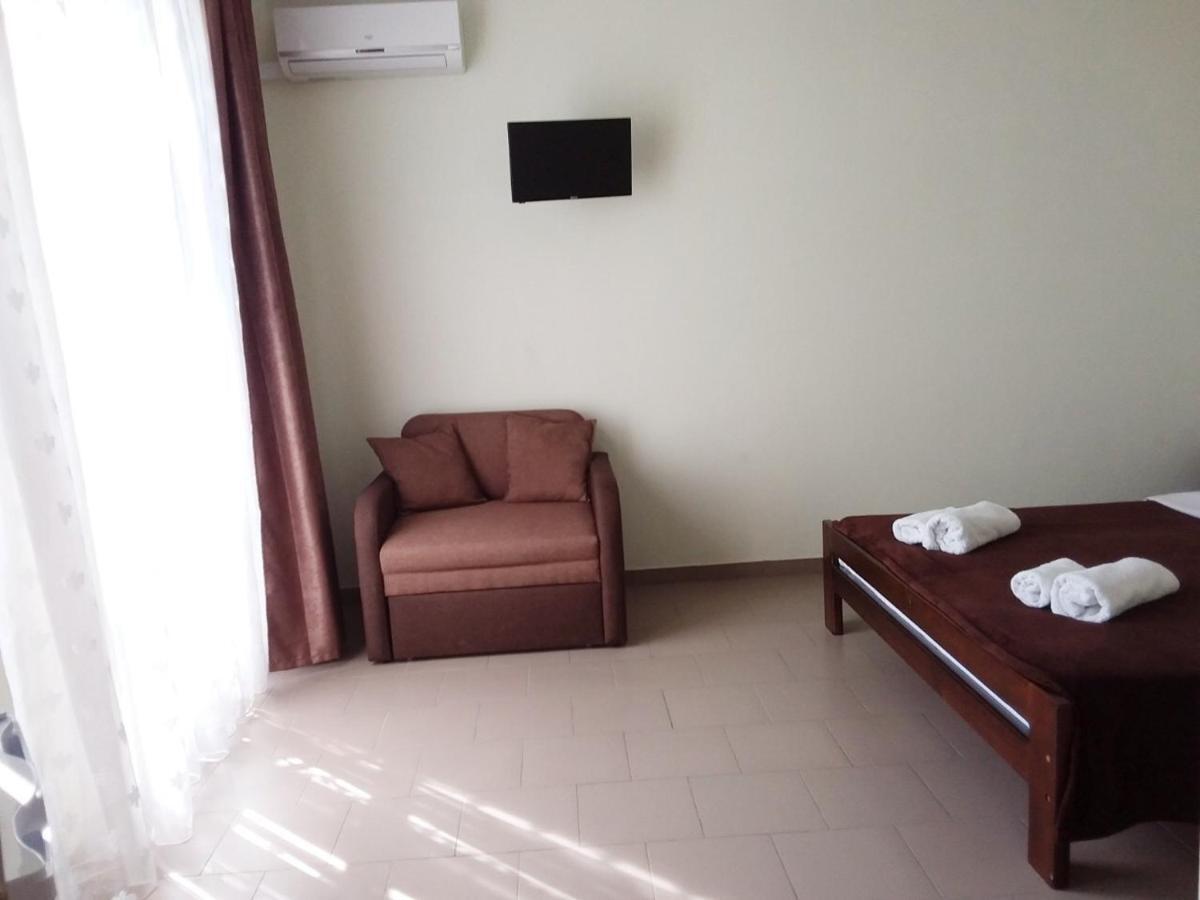 Hotel Golden Beach Затока Екстериор снимка